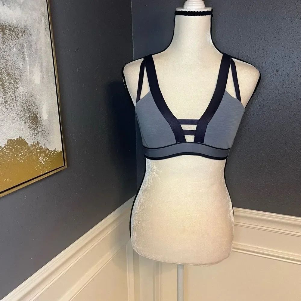 Lululemon Inner Essence Bra - Picture 6 of 11